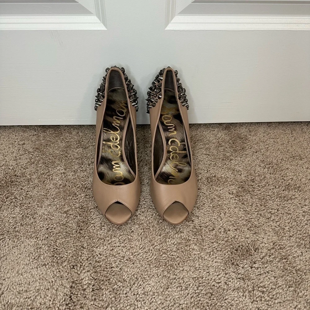 Sam Edelman Lorissa Spiked Pump Nude Leather size 10